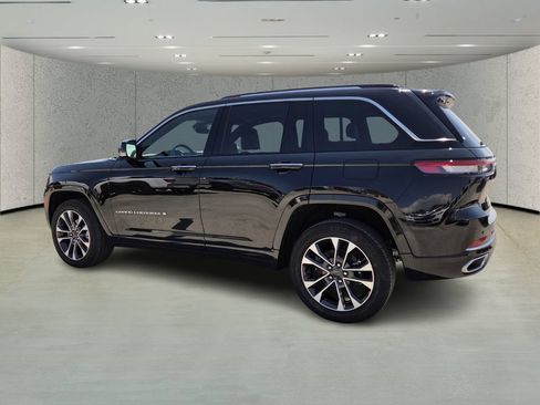 Used 2022 Jeep Grand Cherokee Overland RWD image 4
