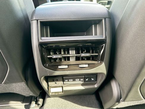 New 2026 Jeep Grand Cherokee Limited w/ Limited Altitude Package image 28