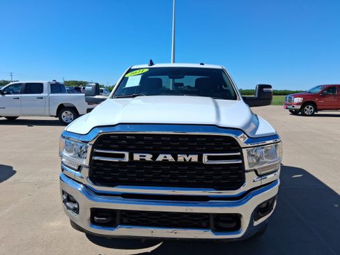 Used 2024 RAM 2500 Big Horn w/ Off Road Package AWD/4WD image 3