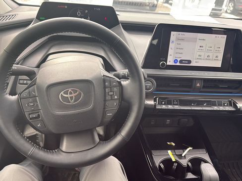 Used 2024 Toyota Prius XLE image 21