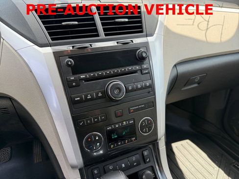 Used 2011 Chevrolet Traverse LTZ AWD/4WD image 16