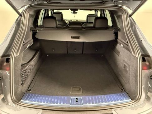 New 2026 Porsche Cayenne image 18