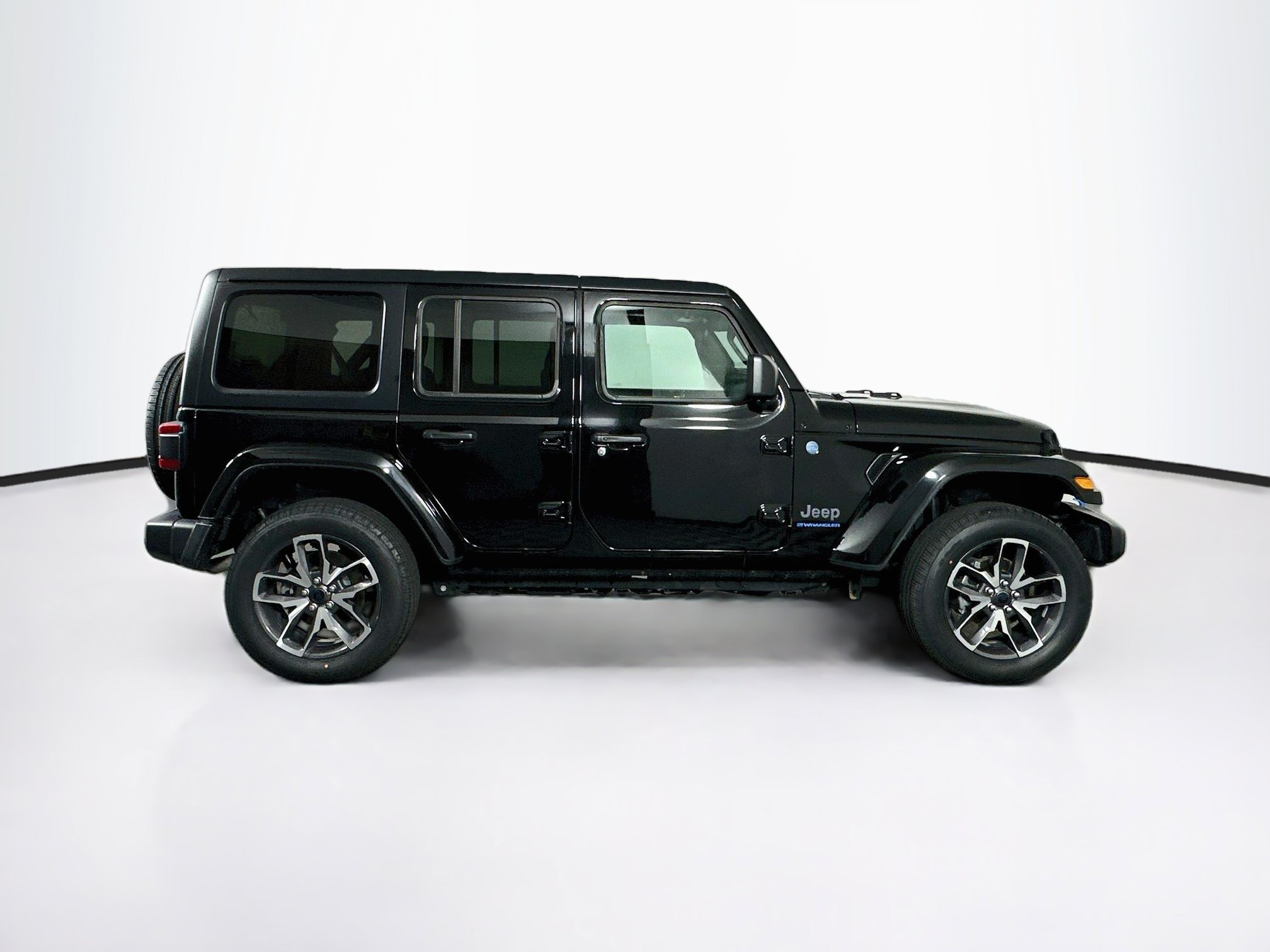 Used 2024 Jeep Wrangler Unlimited w/ Convenience Group AWD/4WD image 10