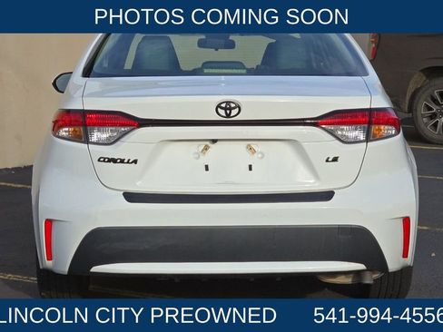 Used 2022 Toyota Corolla LE image 4