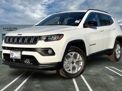New 2026 Jeep Compass Latitude image 1