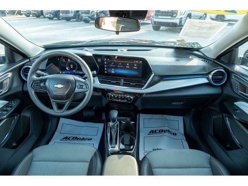 Used 2026 Chevrolet Trax LT FWD image 30