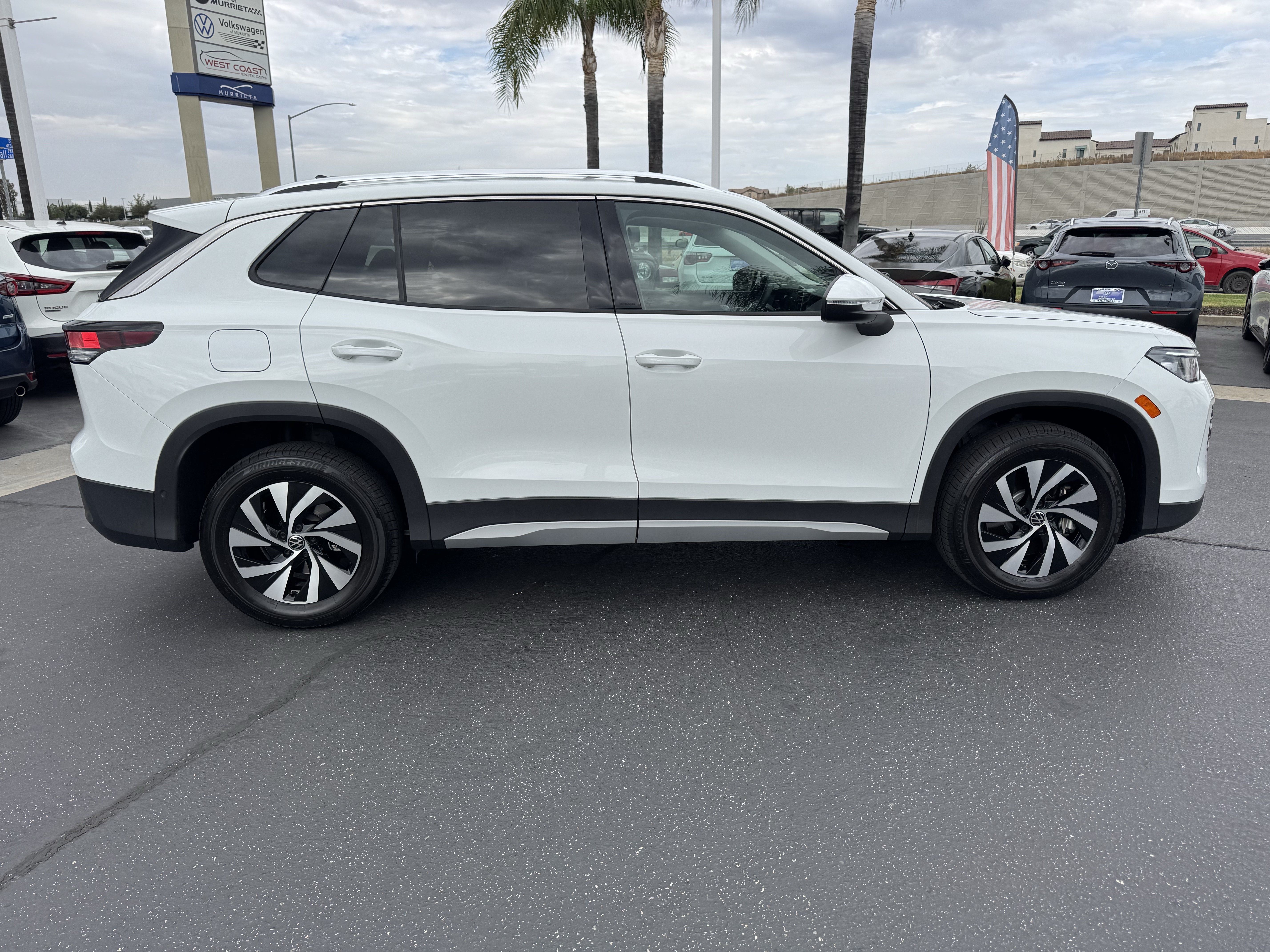 Certified 2025 Volkswagen Tiguan S AWD/4WD image 9