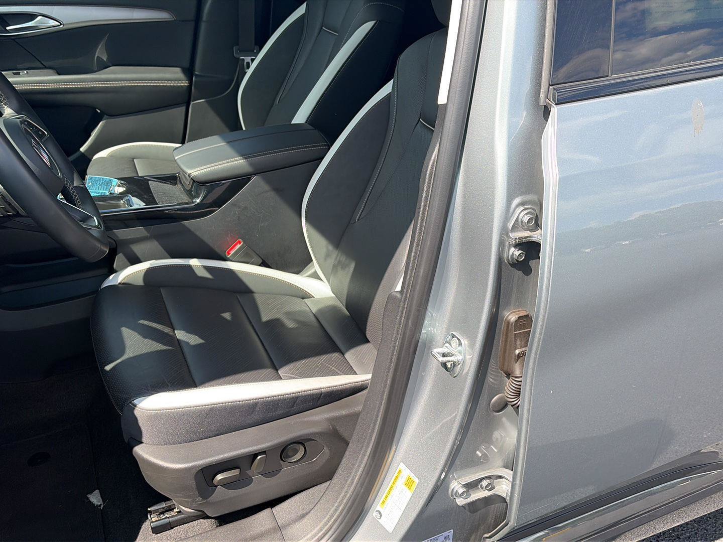 Used 2025 Buick Envision Sport Touring AWD/4WD image 12