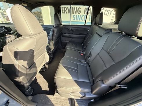 Used 2023 Honda Passport TrailSport image 9