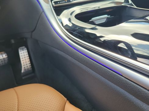 Used 2025 Mercedes-Benz CLE 300 4MATIC Cabriolet image 29