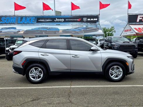 Used 2025 Hyundai Tucson SE image 7