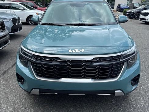 Certified 2024 Kia Seltos EX FWD image 3