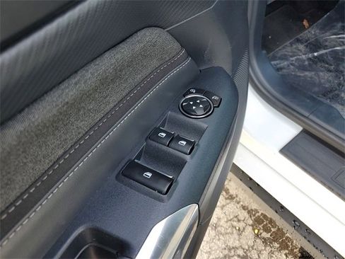 Used 2024 Ford Mustang Convertible image 9