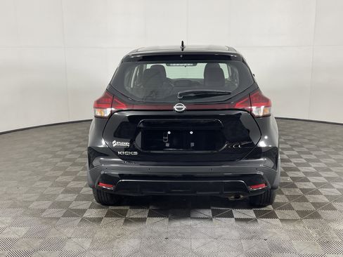 Used 2023 Nissan Kicks S image 4