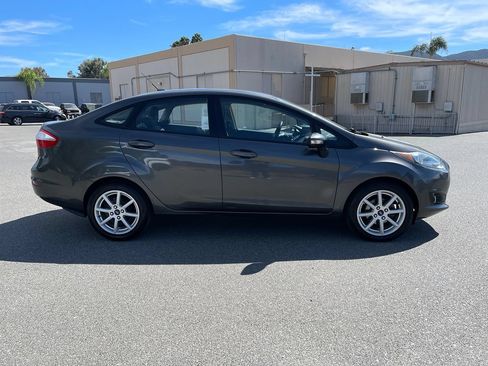 Used 2016 Ford Fiesta SE w/ Equipment Group 201A FWD image 4