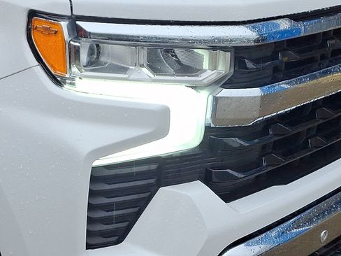 Used 2025 Chevrolet Silverado 1500 LT w/ Safety Package AWD/4WD image 9