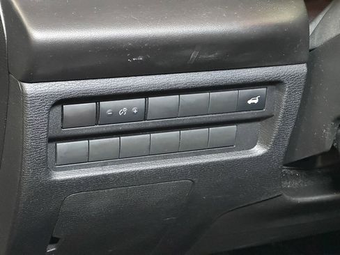 Used 2023 Mitsubishi Outlander SE image 27