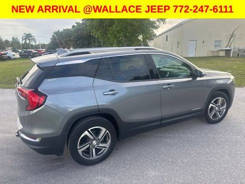 Used 2021 GMC Terrain SLT FWD image 3