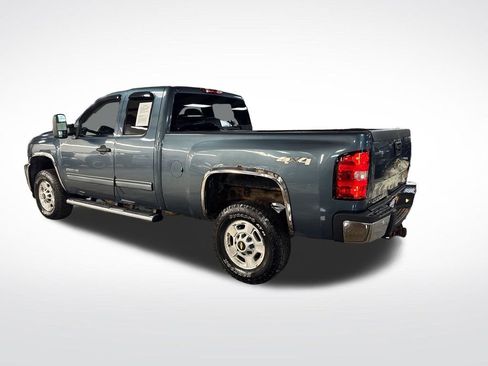 Used 2011 Chevrolet Silverado 2500 LT w/ Interior Plus Package AWD/4WD image 3