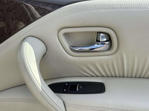 Used 2017 INFINITI QX80 2WD w/ Driver Assistance Package image 17