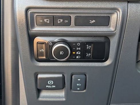 Used 2024 Ford F150 Lariat AWD/4WD image 23