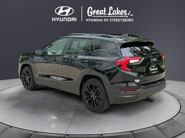 Used 2022 GMC Terrain SLE w/ Driver Convenience Package FWD image 4