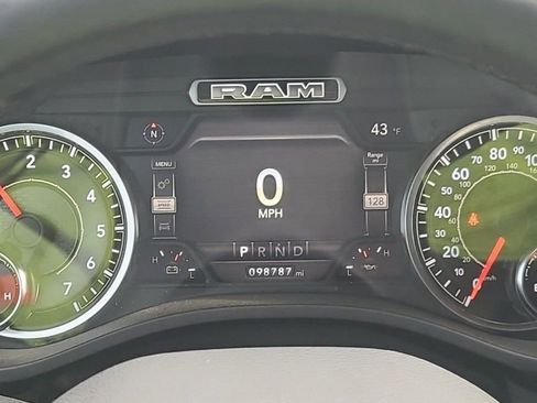 Used 2019 RAM 1500 Big Horn AWD/4WD image 11