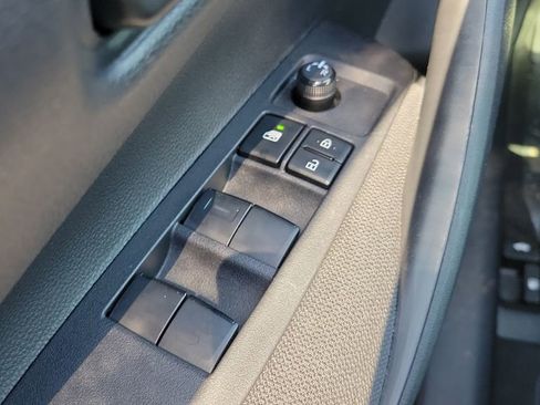 Used 2025 Toyota Corolla LE image 24