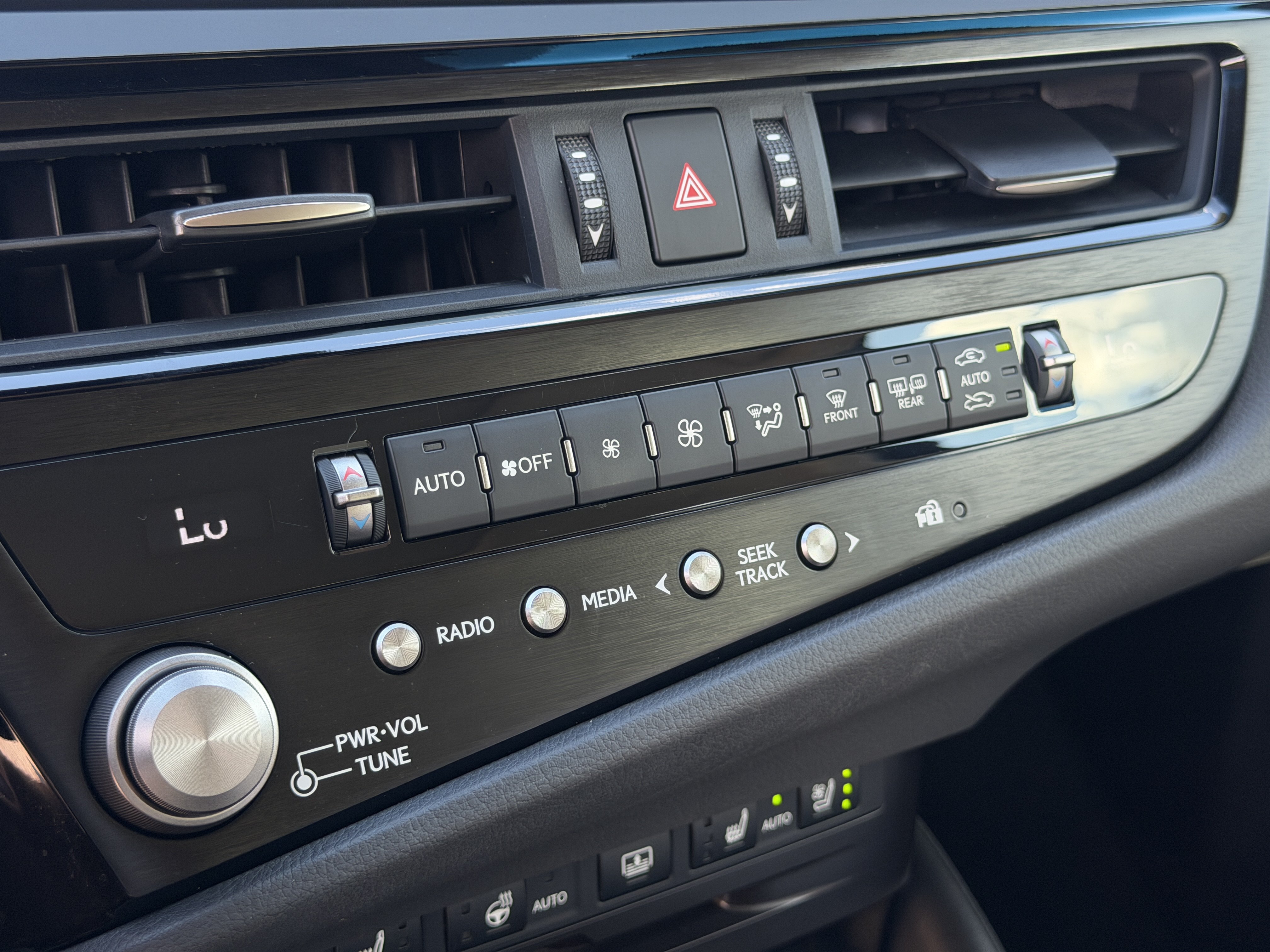 Used 2022 Lexus ES 350 Ultra Luxury w/ Accessory Package 2 FWD image 29