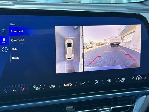 Used 2025 Chevrolet Equinox EV LT w/ Convenience Package image 28