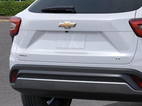 New 2026 Chevrolet Trax LT w/ Driver Confidence Package image 14