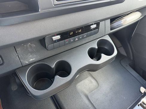 Used 2019 Freightliner Sprinter 2500 image 10