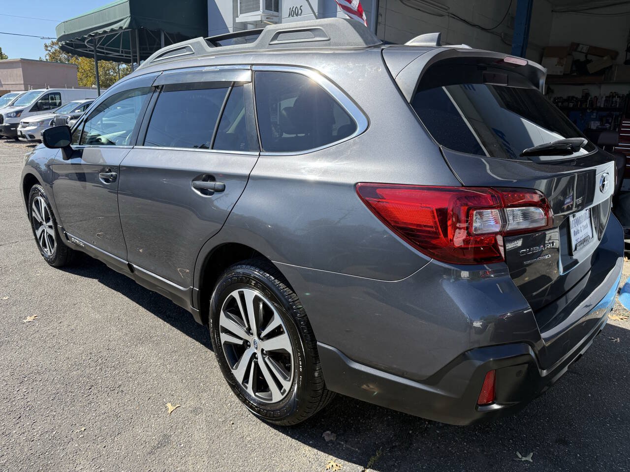 Used 2018 Subaru Outback 2.5i Limited AWD/4WD image 7