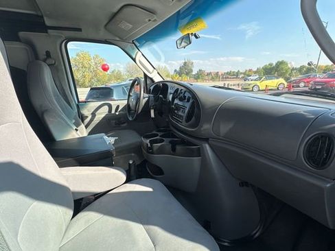 Used 2008 Ford E-250 and Econoline 250 image 4