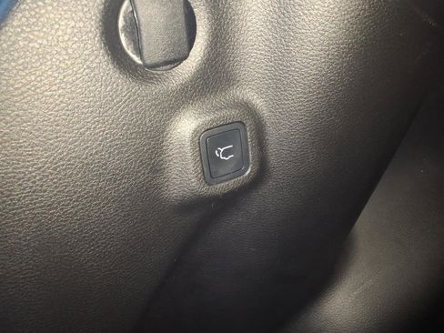 Used 2022 Jeep Compass Limited w/ Elite Group image 17