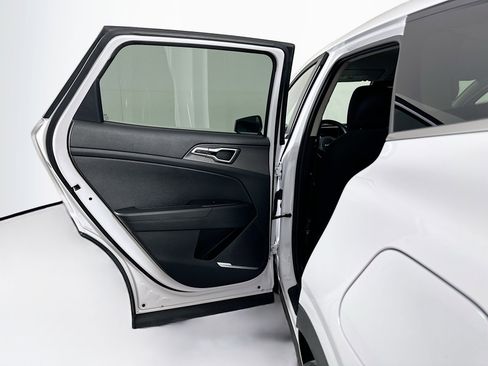 Used 2025 Kia Sportage LX image 24