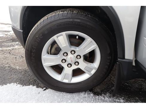 Used 2011 GMC Acadia SLE image 15