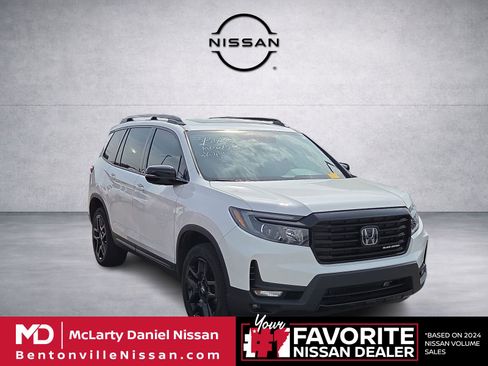 Used 2024 Honda Passport Black Edition image 1