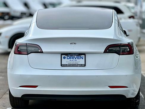 Used 2022 Tesla Model 3 image 4