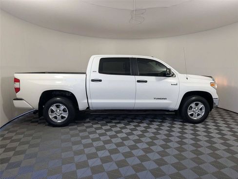Used 2017 Toyota Tundra SR5 w/ SR5 Upgrade Package AWD/4WD image 5