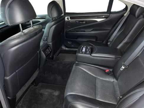 Used 2016 Lexus LS 460 L image 9