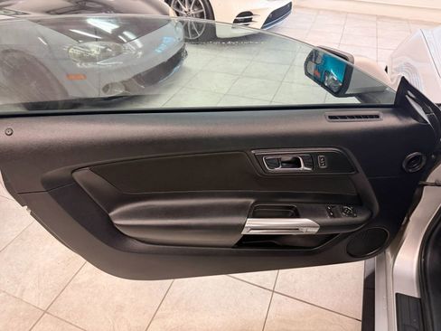 Used 2015 Ford Mustang Coupe image 11