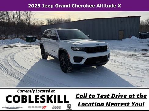 New 2025 Jeep Grand Cherokee Altitude AWD/4WD image 1
