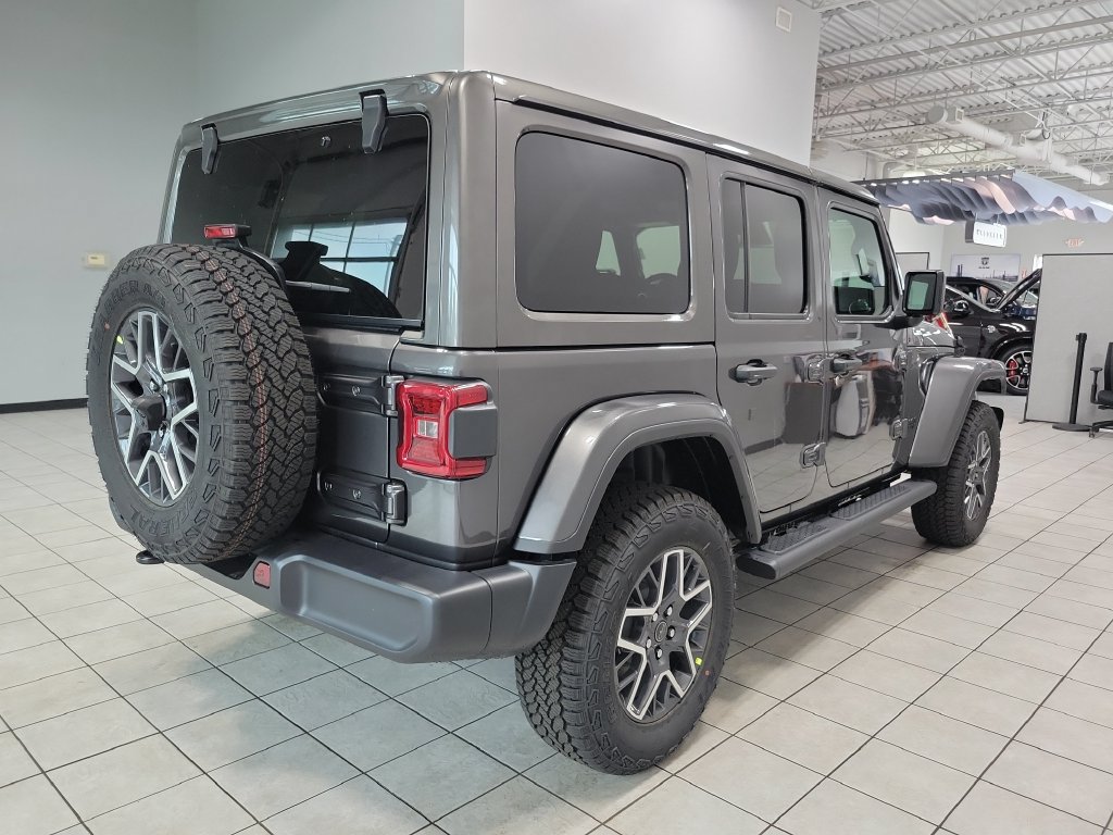 New 2026 Jeep Wrangler Unlimited Sahara w/ Technology Group AWD/4WD image 8