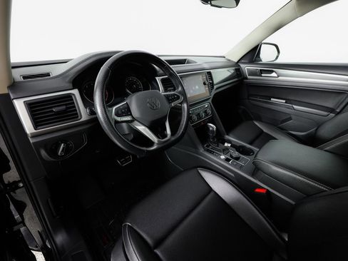 Used 2021 Volkswagen Atlas SE image 24