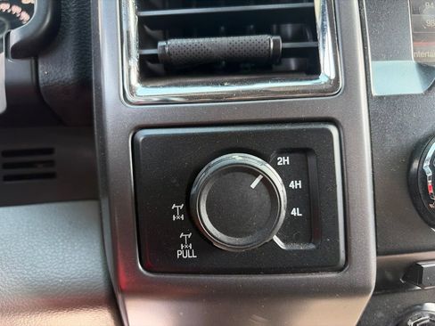 Used 2015 Ford F150 XLT w/ Equipment Group 302A Luxury AWD/4WD image 16