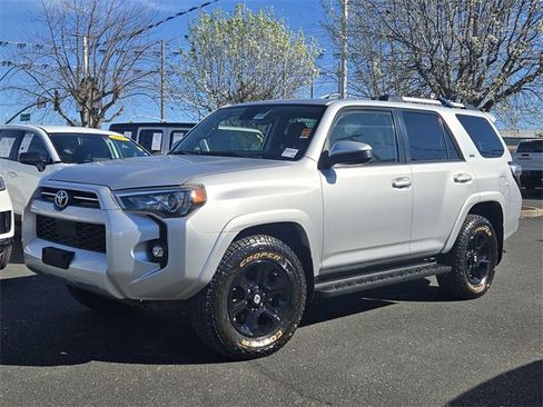 Used 2021 Toyota 4Runner SR5 image 8