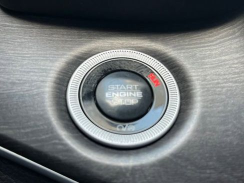 Used 2024 Jeep Grand Cherokee L Limited w/ Luxury Tech Group II AWD/4WD image 16