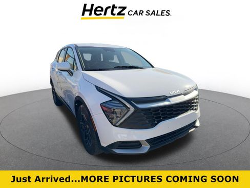 Used 2025 Kia Sportage LX image 1