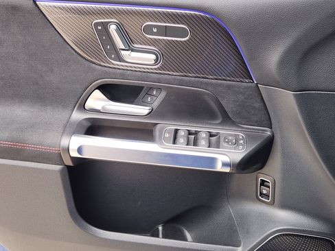 Used 2024 Mercedes-Benz GLB 250 GLB 250 image 22